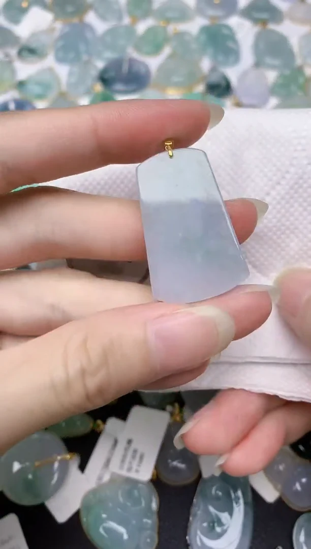 翡翠18K金镶嵌颈饰天然A货翡翠