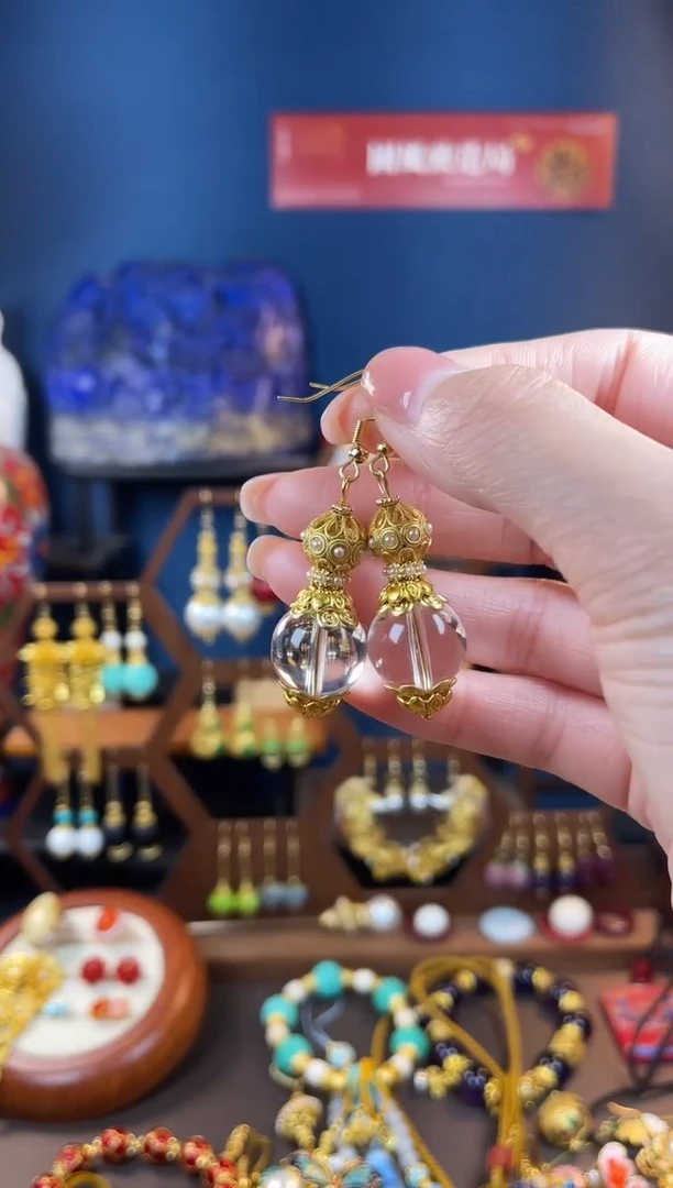 水晶耳饰银S925镀金镶嵌阿*，白色水晶耳钩