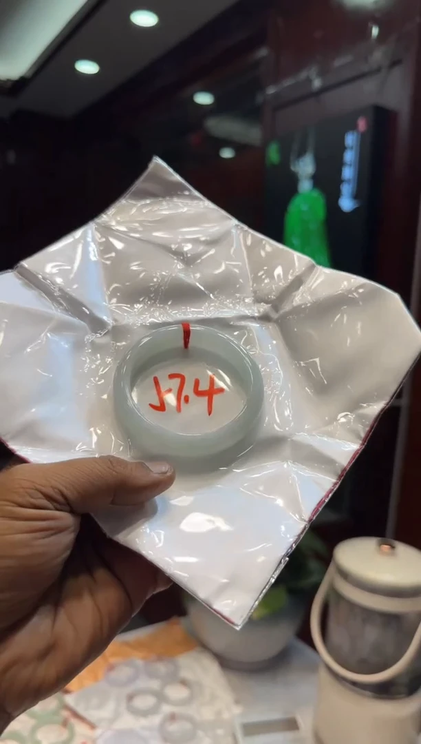 未镶嵌手镯翡翠手镯