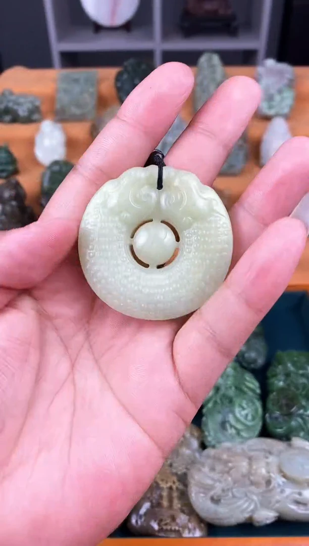 颈饰未镶嵌和田玉1