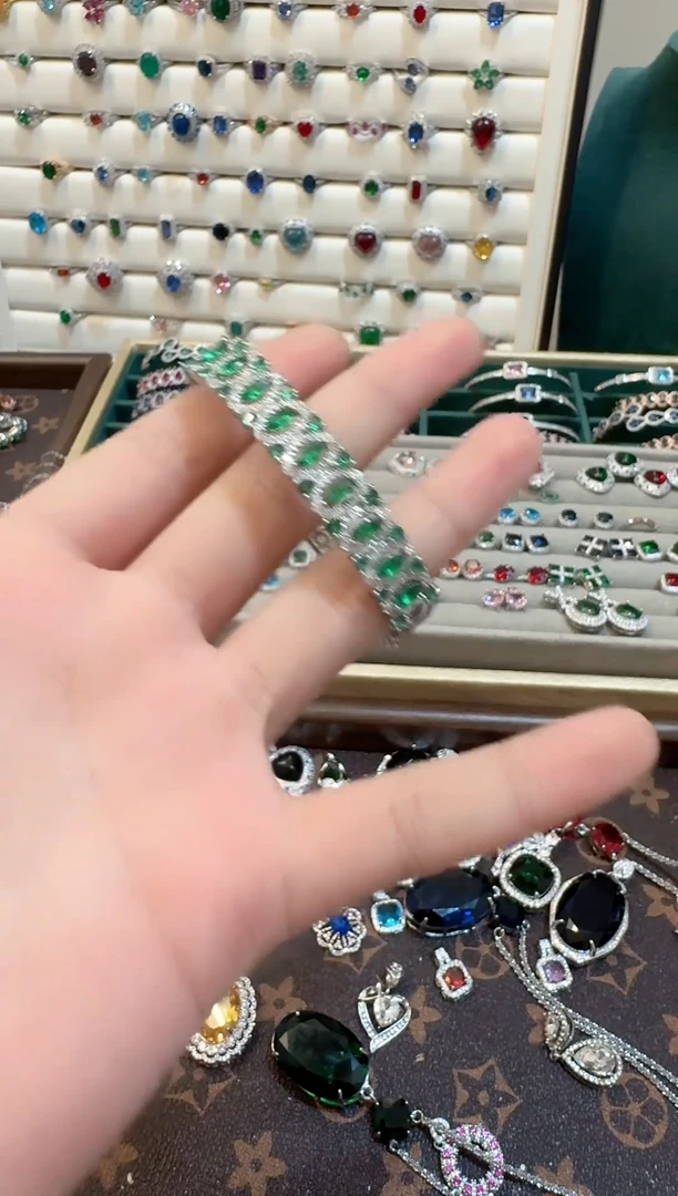 银S925镶嵌手镯祖母绿祖母绿手镯