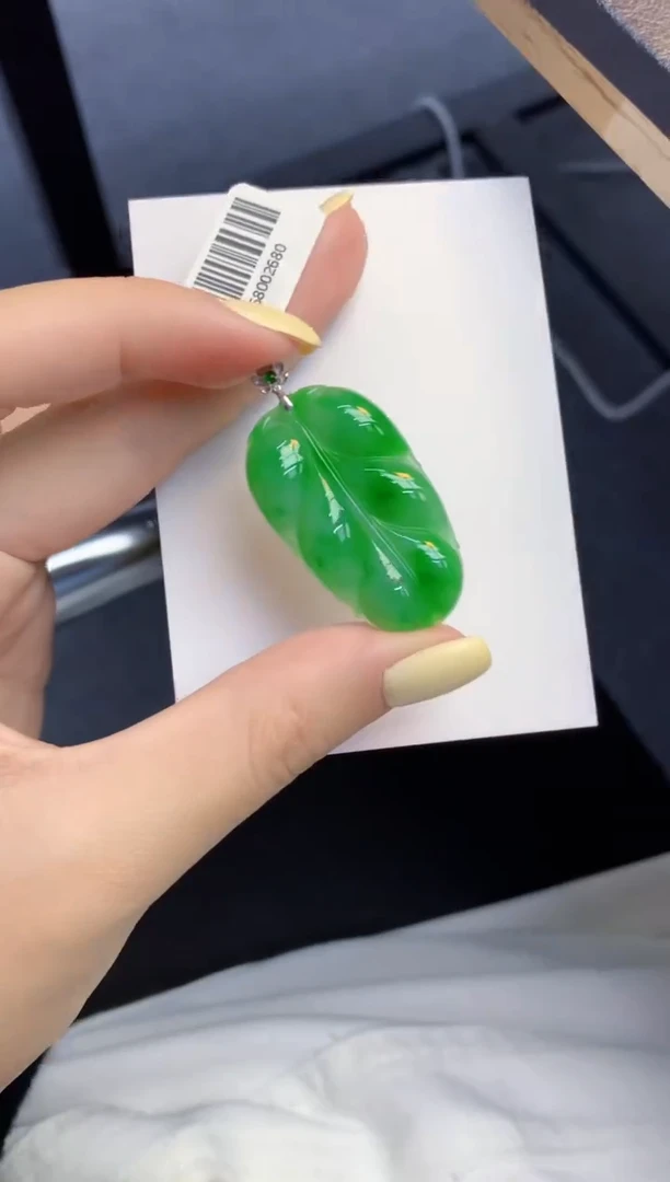 颈饰18K金镶嵌翡翠天然缅甸A货翡翠百元以上9元证书费自理