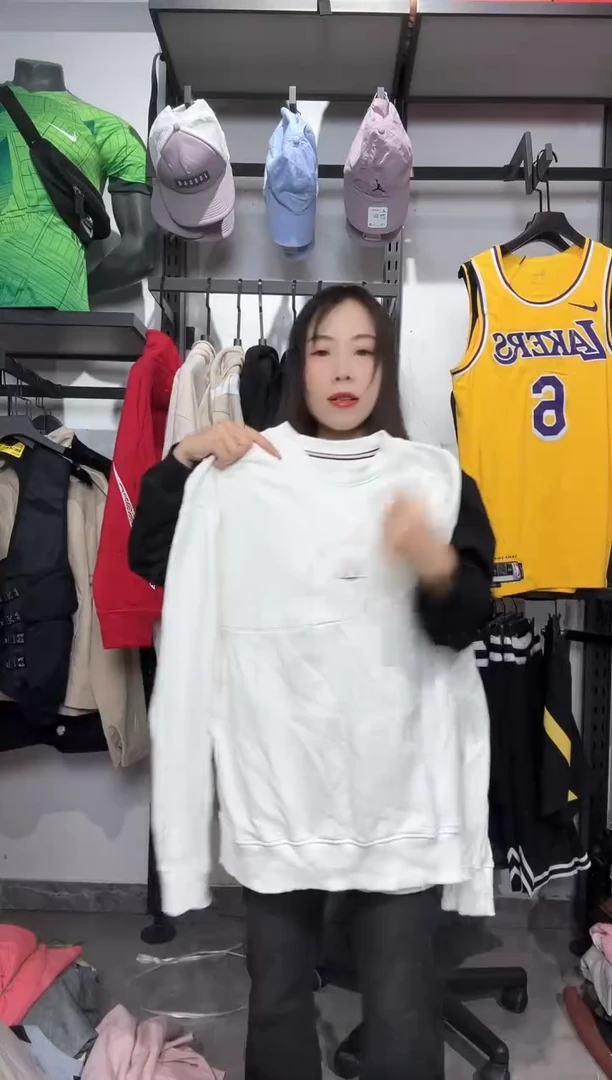 1356    编码 瑕疵款直播间过款为准 尺码 M