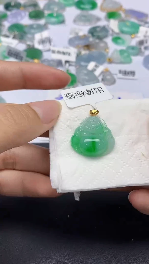 翡翠18K金镶嵌颈饰天然缅甸a货翡翠