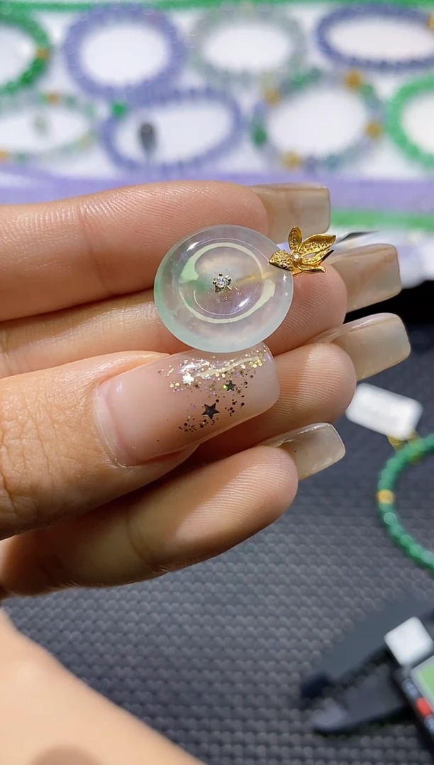 散珠翡翠卡17.6x3.618k金镶嵌扣子