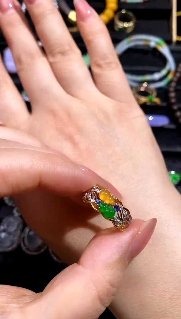 【闪购商品】翡翠颈饰18K金镶嵌翡翠葫芦戒指