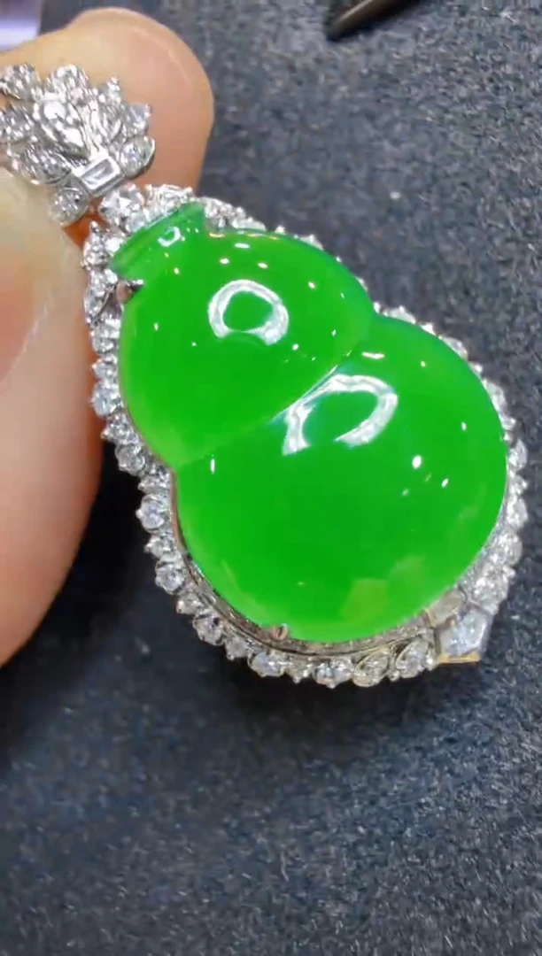 吊坠(不含链)18K金镶嵌翡翠多样性团购发一件