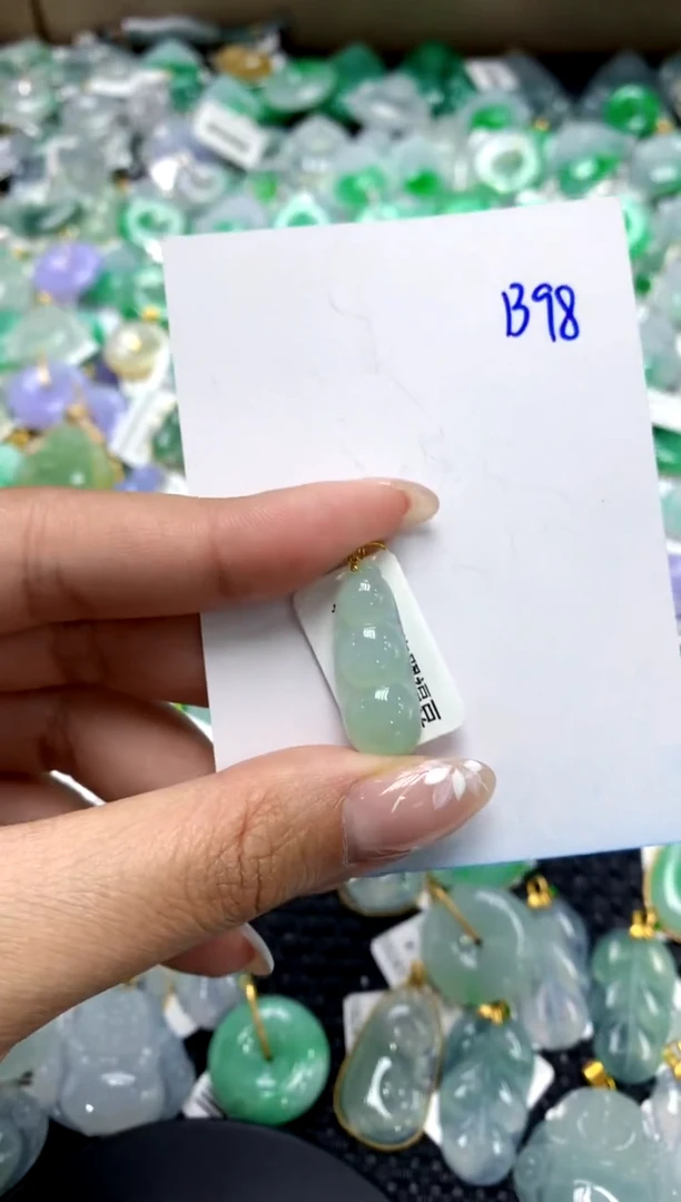 【闪购商品】翡翠颈饰18K金镶嵌111111111111111111