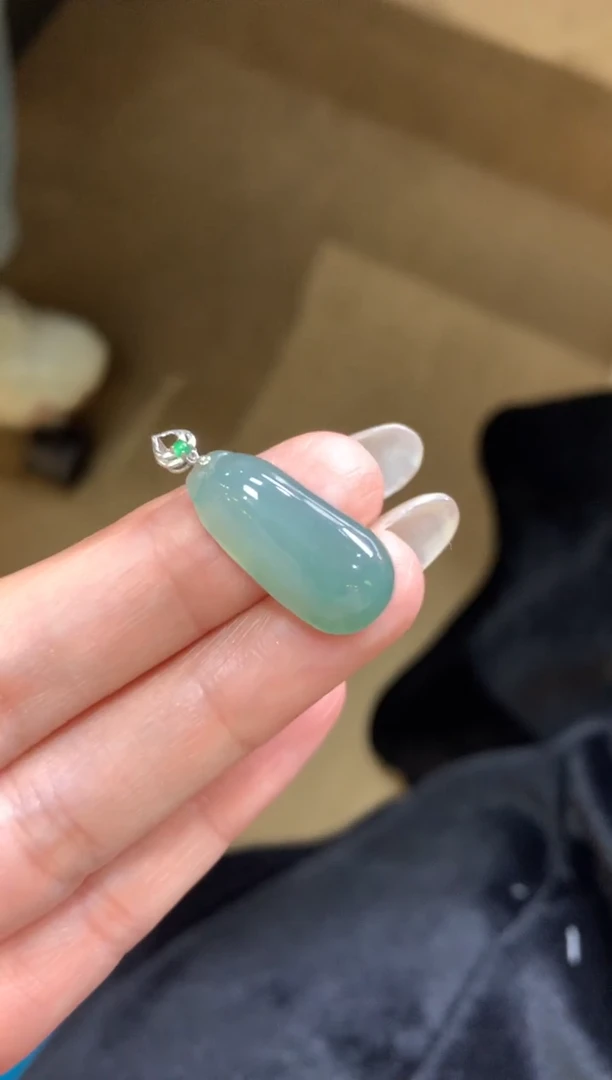 吊坠(不含链)18K金镶嵌翡翠翡翠