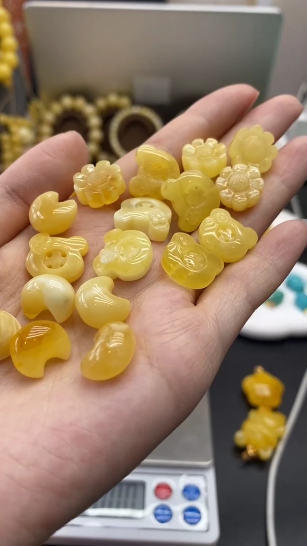琥珀未镶嵌珠宝奇石366多样性发其一默认有瑕