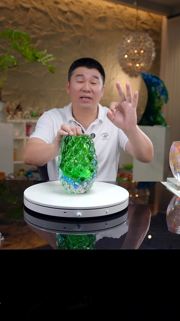祖母绿蓝双色琉璃花器