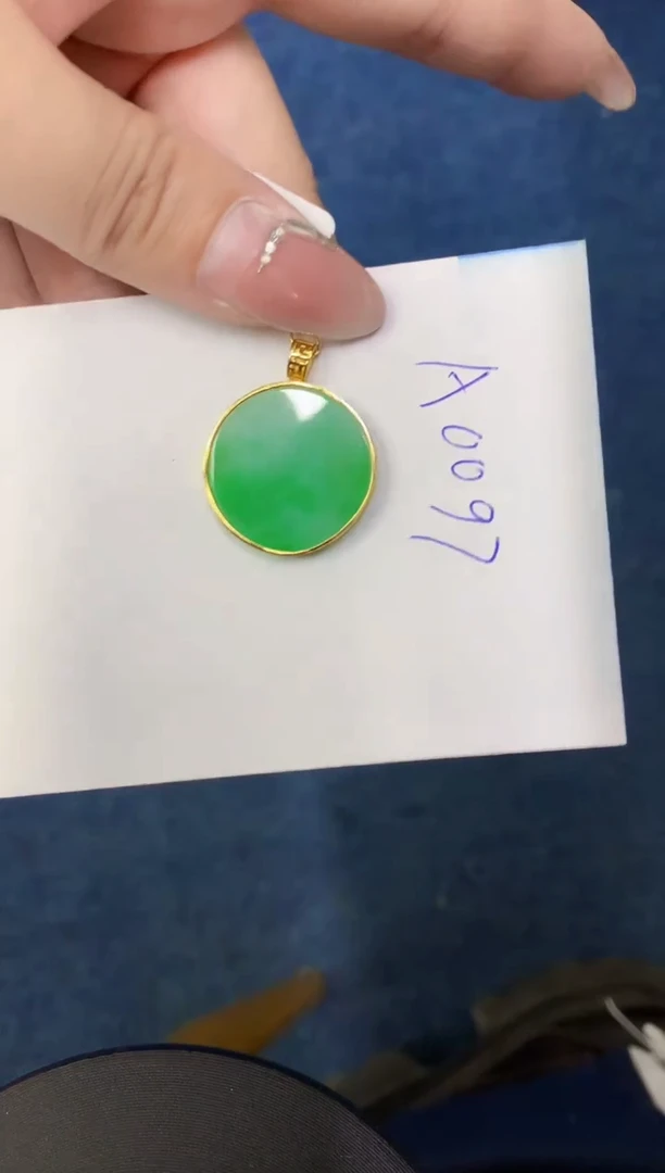 【闪购商品】翡翠颈饰18K金镶嵌0000000000