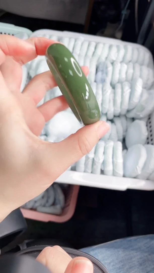 【闪购商品】石英质玉手镯未镶嵌98-58