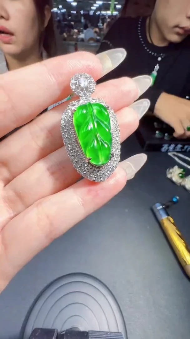 未镶嵌定制翡翠翡翠A货有轻微色差属于正常现象叶子多样性发货1