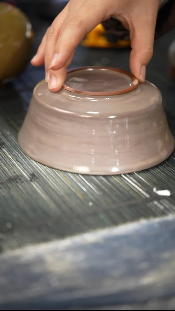 浪鬼家釉绘柴烧好****驳碗