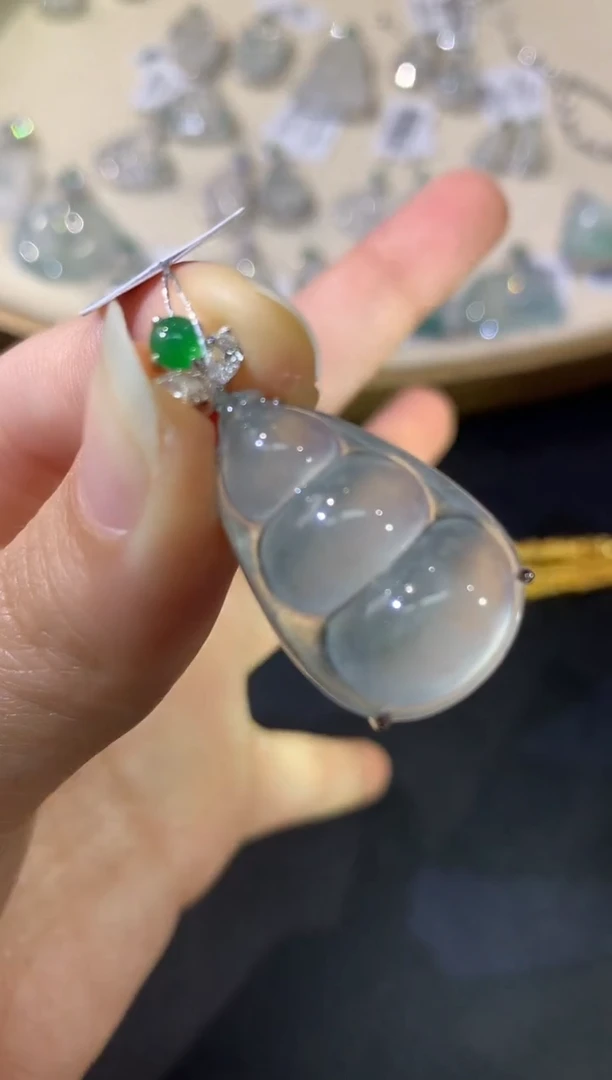 吊坠(不含链)18K金镶嵌翡翠等**?A533|18800