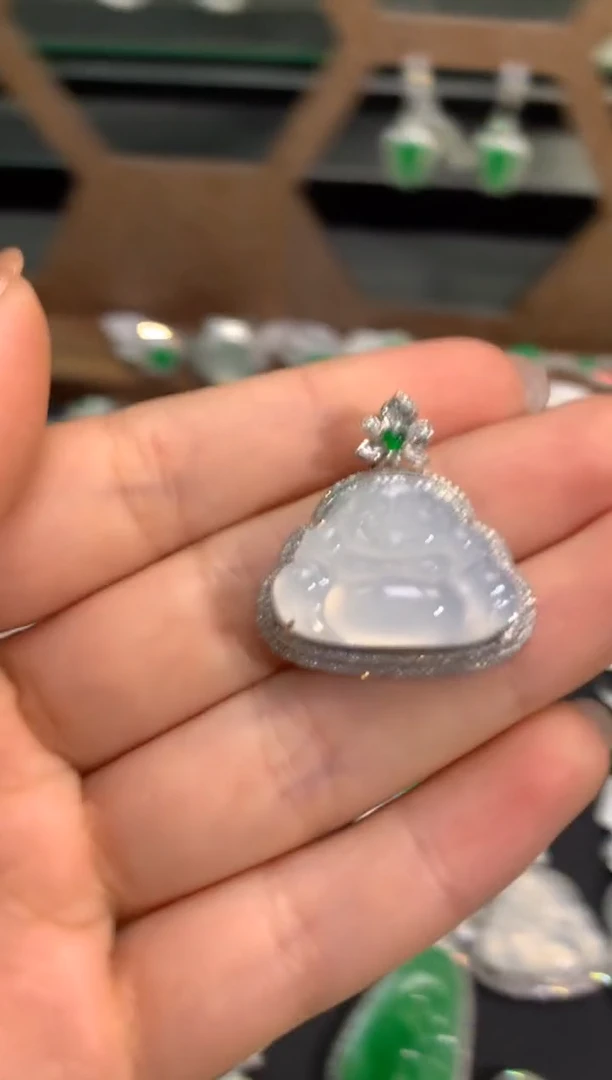 【闪购商品】翡翠吊坠(不含链)18K金镶嵌吊坠