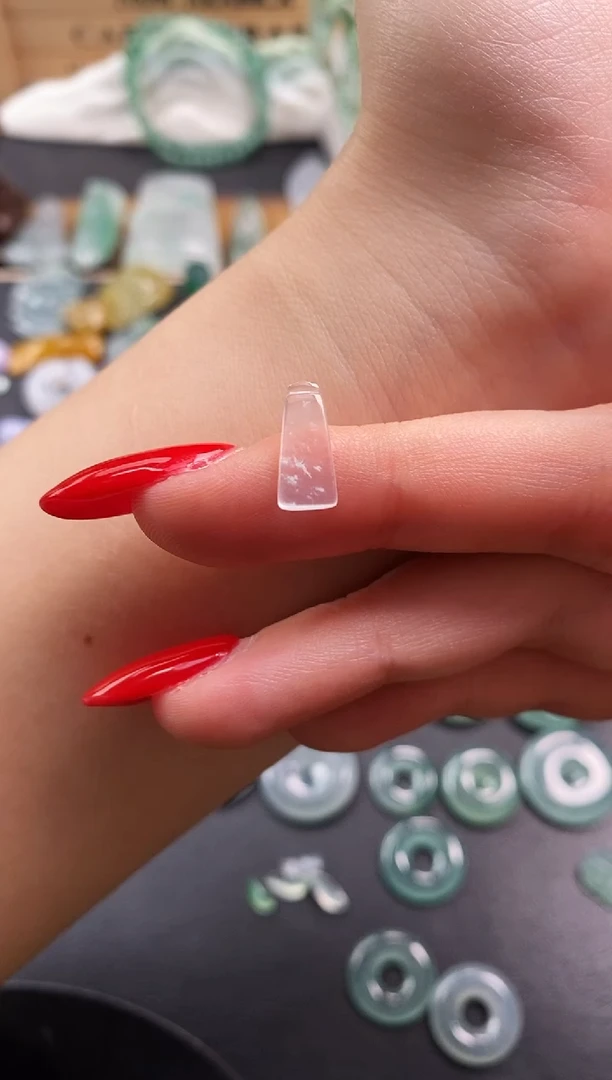 颈饰未镶嵌翡翠无事牌