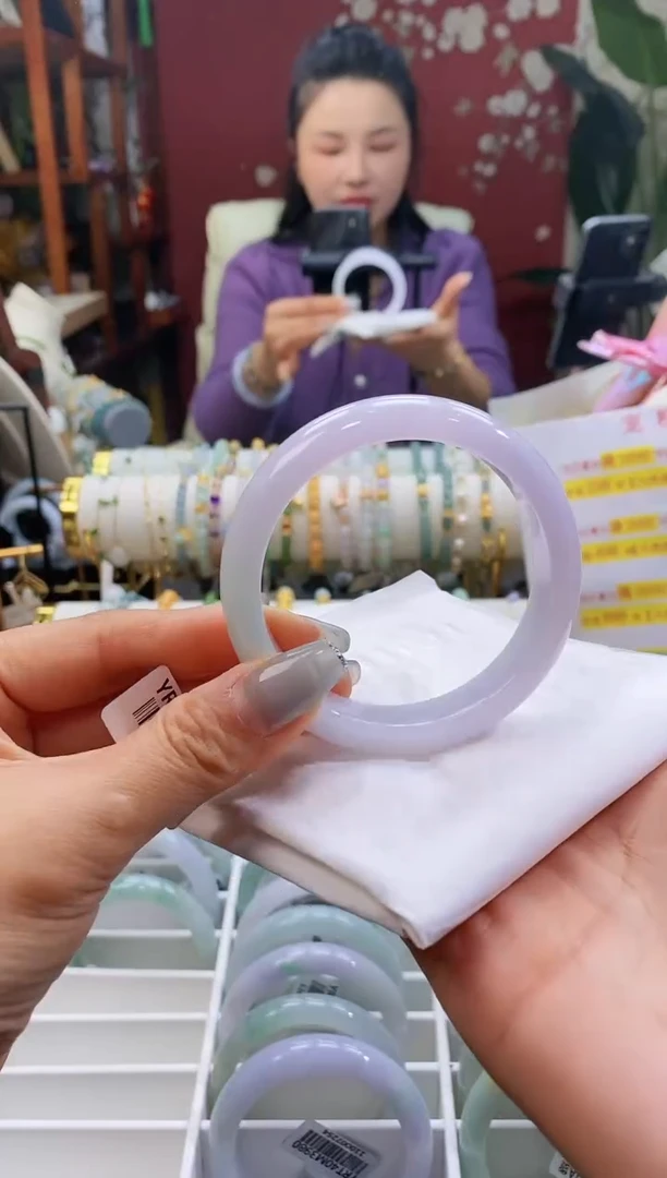 【闪购商品】翡翠手镯未镶嵌130春彩56-58/13.0*7.5