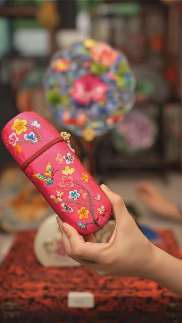 扇子绣花吊坠非遗