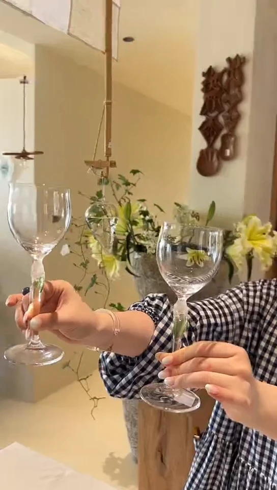 摆件0000000铃兰花高脚杯6026