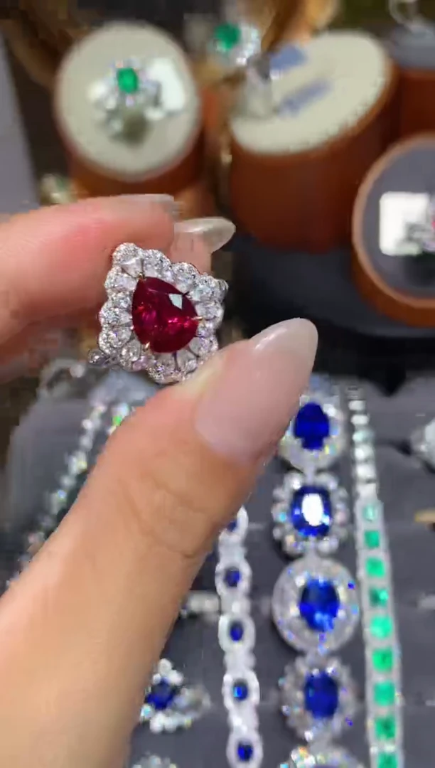 红宝石戒指18K金镶嵌2.01CT