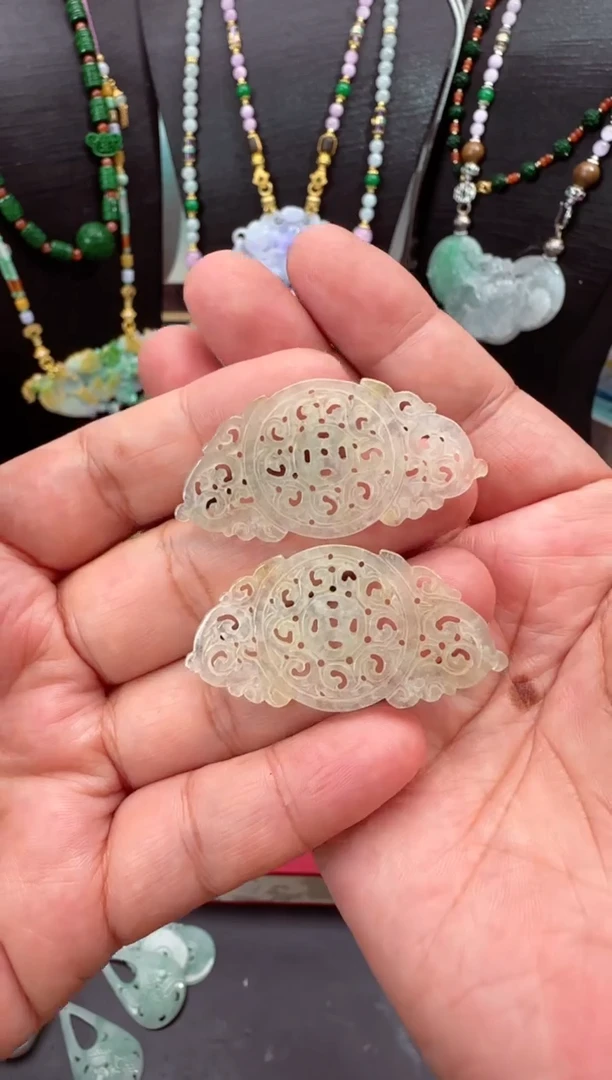 颈饰未镶嵌翡翠酒***酒耳片