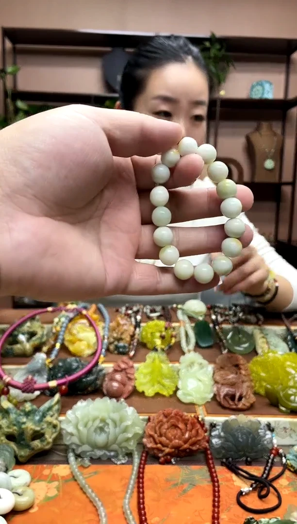 未镶嵌岫玉吊坠·