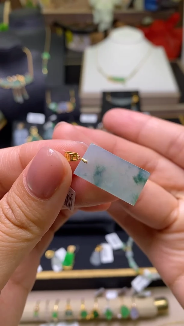 【闪购商品】翡翠颈饰18K金镶嵌净货17945