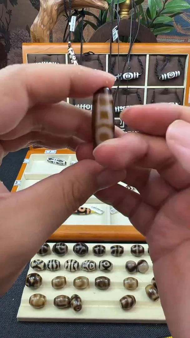 未镶嵌颈饰玛瑙/玉髓（覆膜）20.（微瑕）