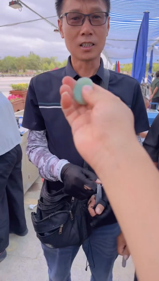 和田玉（糖玉）未镶嵌挂件和田玉