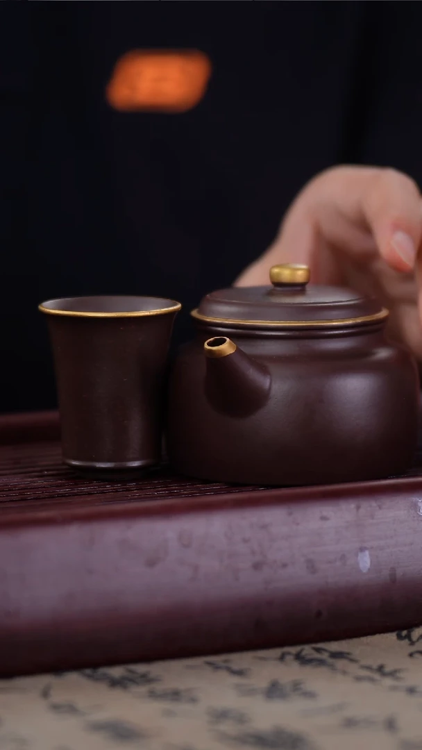 茶壶紫砂紫茄泥*德钟