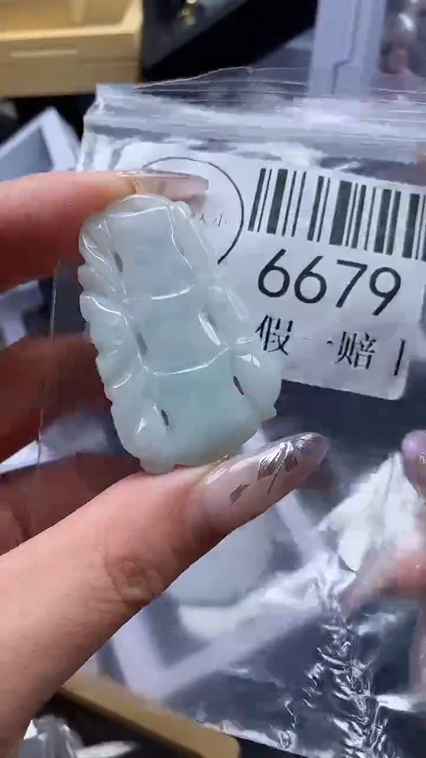 吊坠(不含链)未镶嵌翡翠6679