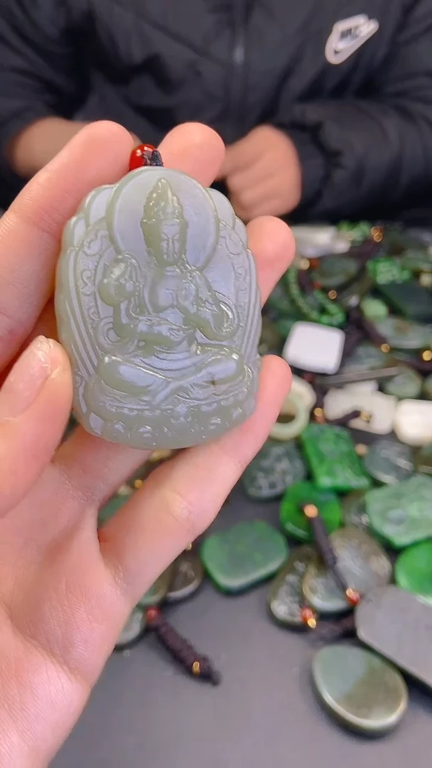 颈饰未镶嵌和田玉1