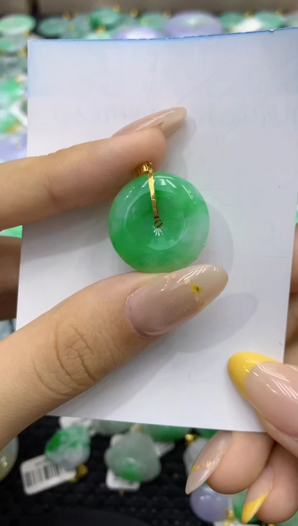 颈饰18K金镶嵌翡翠天然缅甸翡翠A货