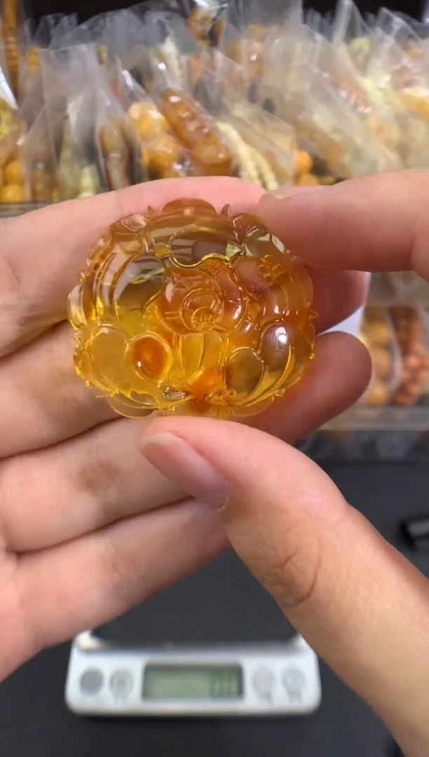 蜜蜡未镶嵌珠宝奇石1