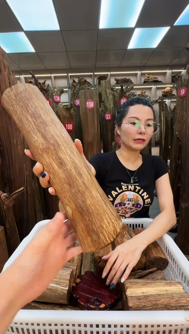 沉香碎屑沉香沉香原料摆件工艺品一百以上带底座