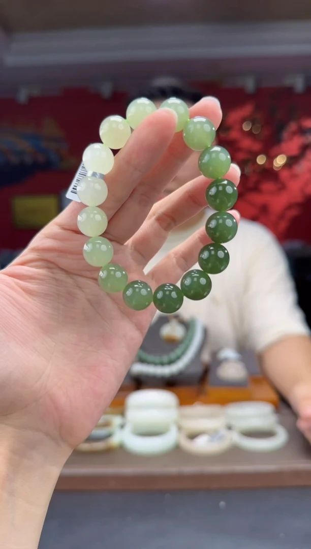 未镶嵌手串和田玉高冰渐进单圈手串