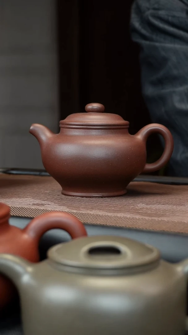 【闪购商品】紫砂茶壶掇只 大木门底槽清 250C