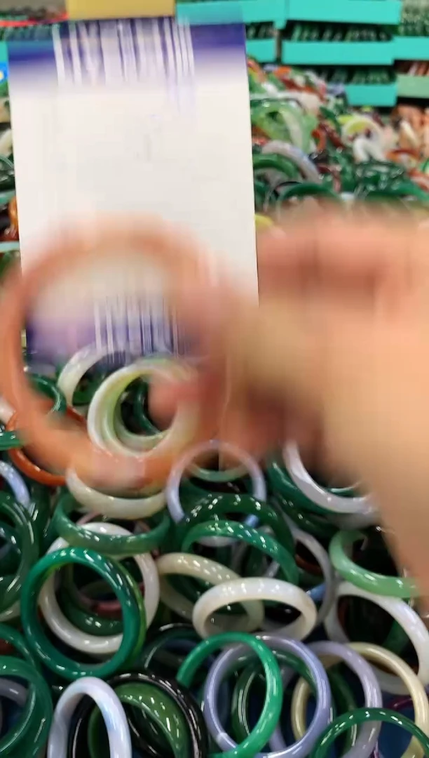 手镯玛瑙/玉髓未镶嵌52