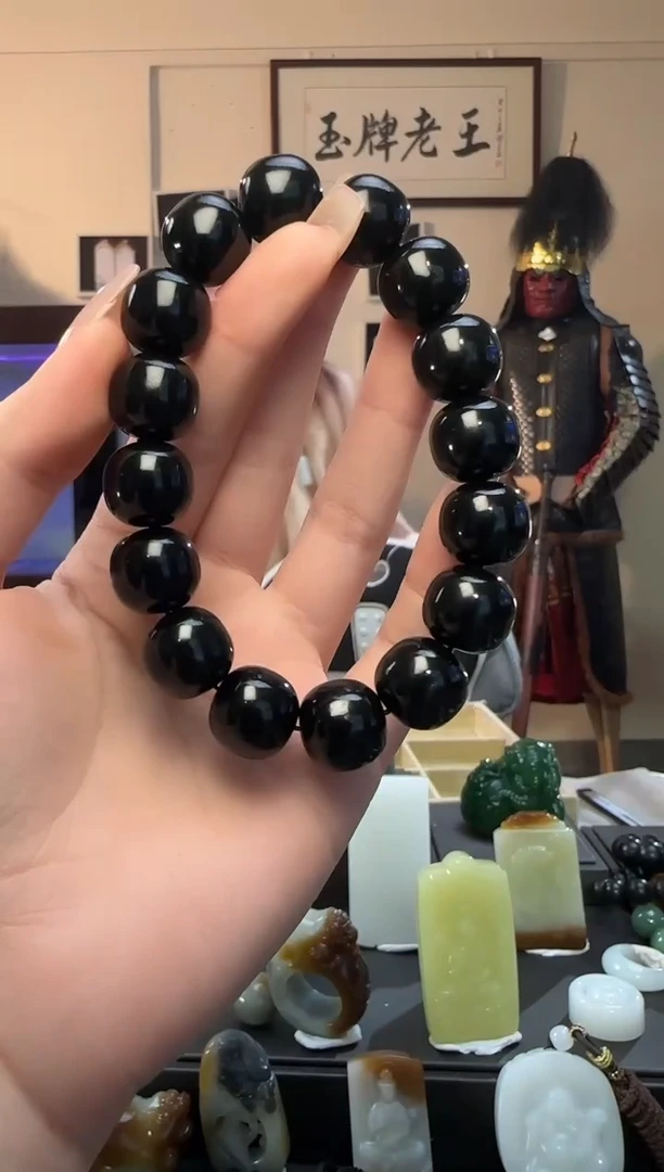 和田玉未镶嵌颈饰青玉老型手串