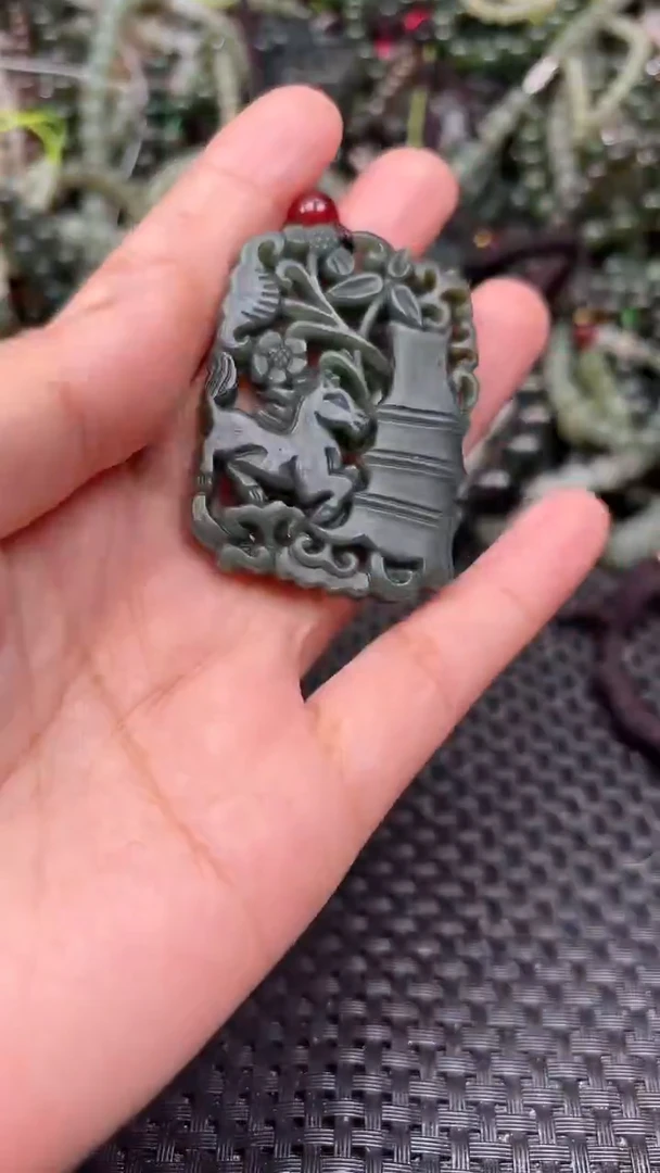 颈饰未镶嵌和田玉1