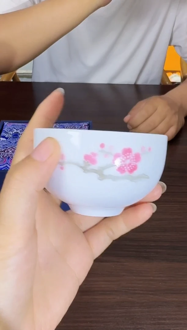 165函夏非遗釉下五彩黑枝梅花主人杯