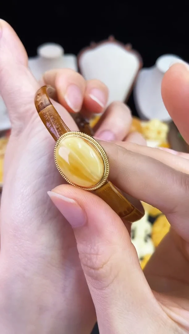 琥珀未镶嵌珠宝奇石柒月