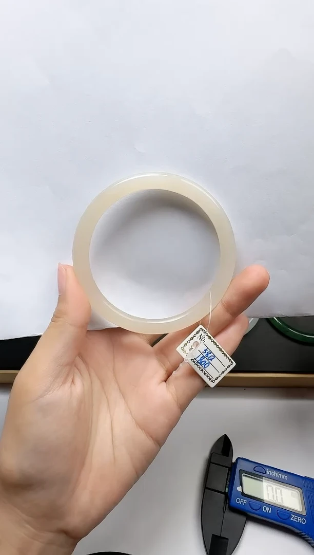 【闪购商品】和田玉手镯未镶嵌58圈口YY