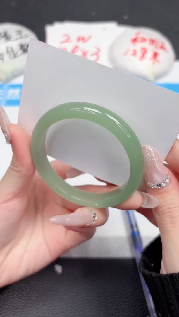 【闪购商品】石英质玉手镯未镶嵌275-53.1