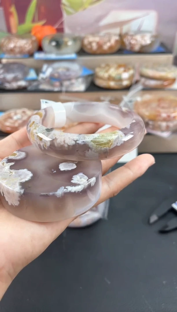 未镶嵌手镯石英质玉65