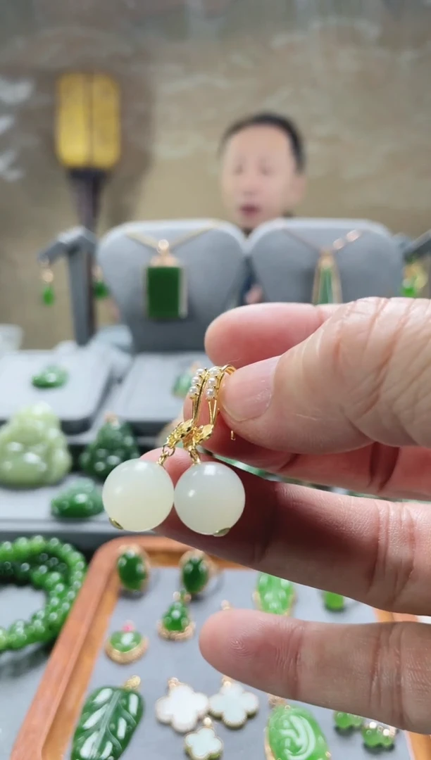 【闪购商品】和田玉耳饰银S925镀金镶嵌12mm