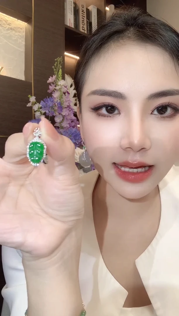 吊坠(不含链)18K金镶嵌翡翠A59