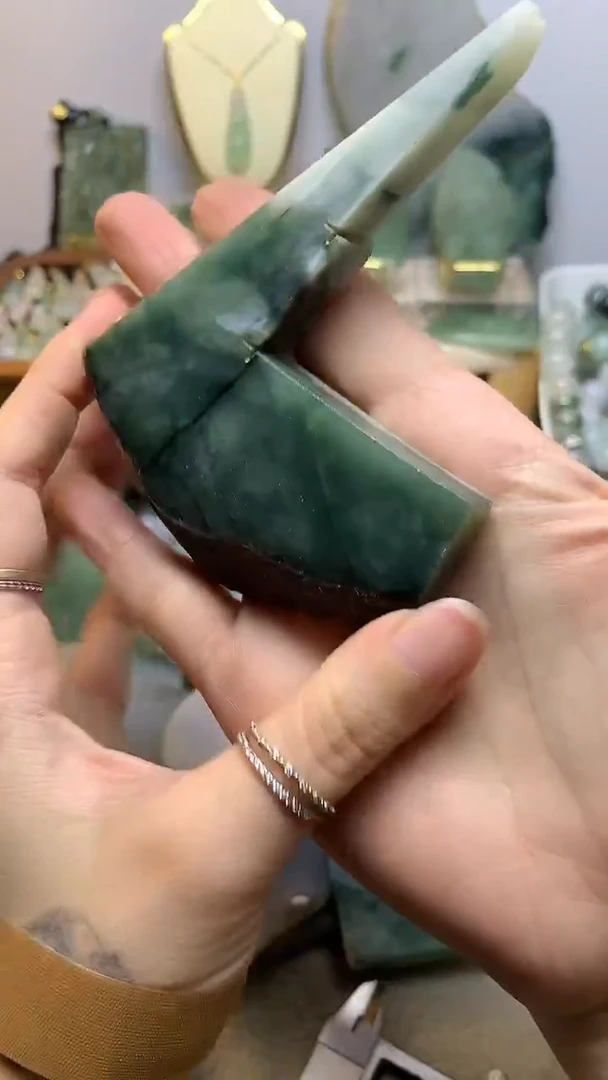 翡翠挂件未镶嵌 缅甸A货翡翠，没有运费险